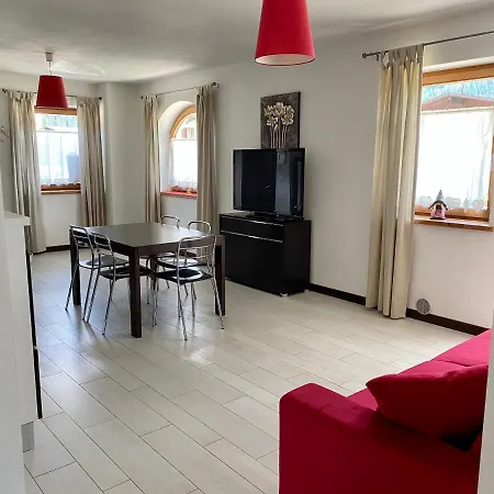 Romanin Apartment *